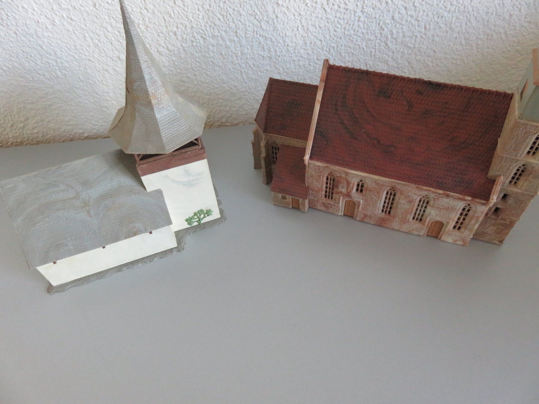 2 schöne alte Modelleisenbahn-Kirchengebäude (Gebraucht) in Lachen SZ ...