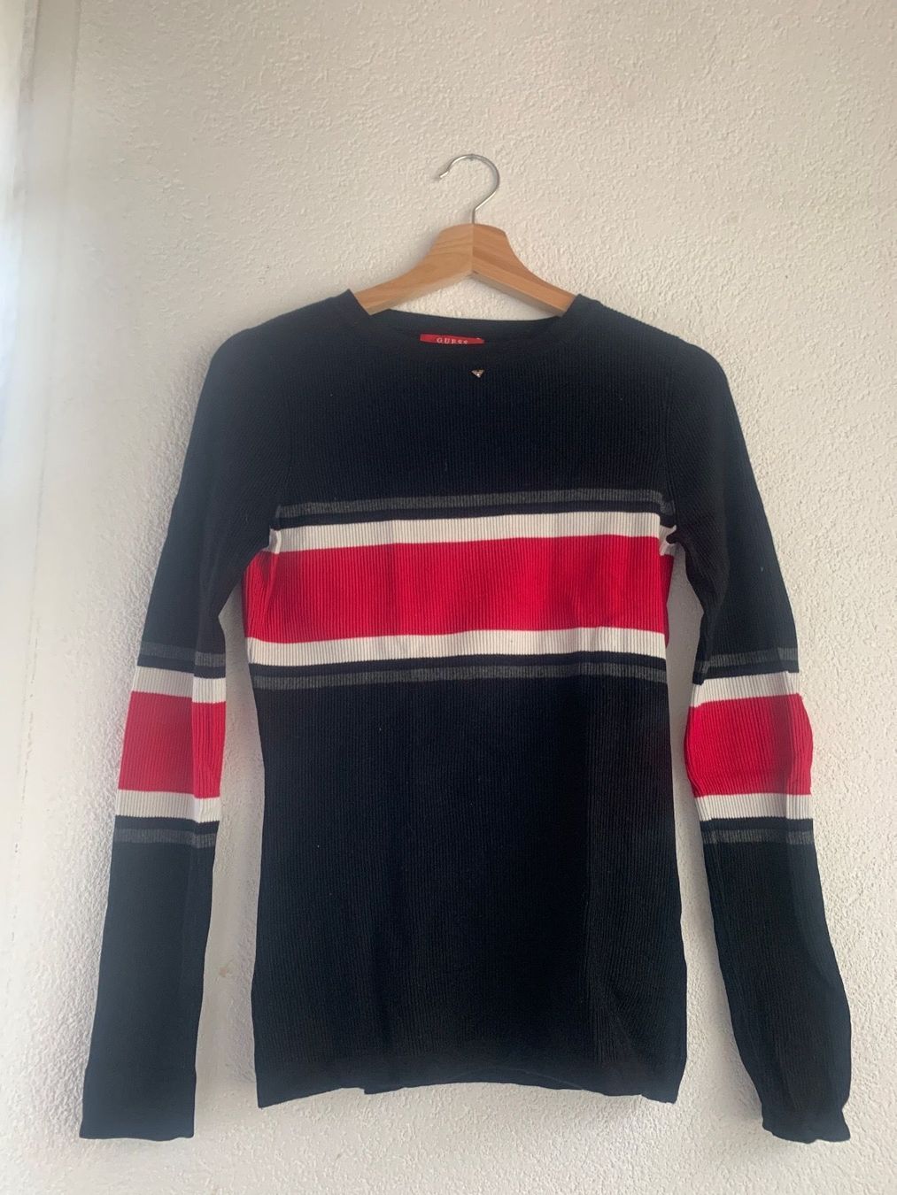 Guess Pullover & Sweatshirts: Guess pullover – Neu (gemäss Beschreibung) aus Chur von valico
