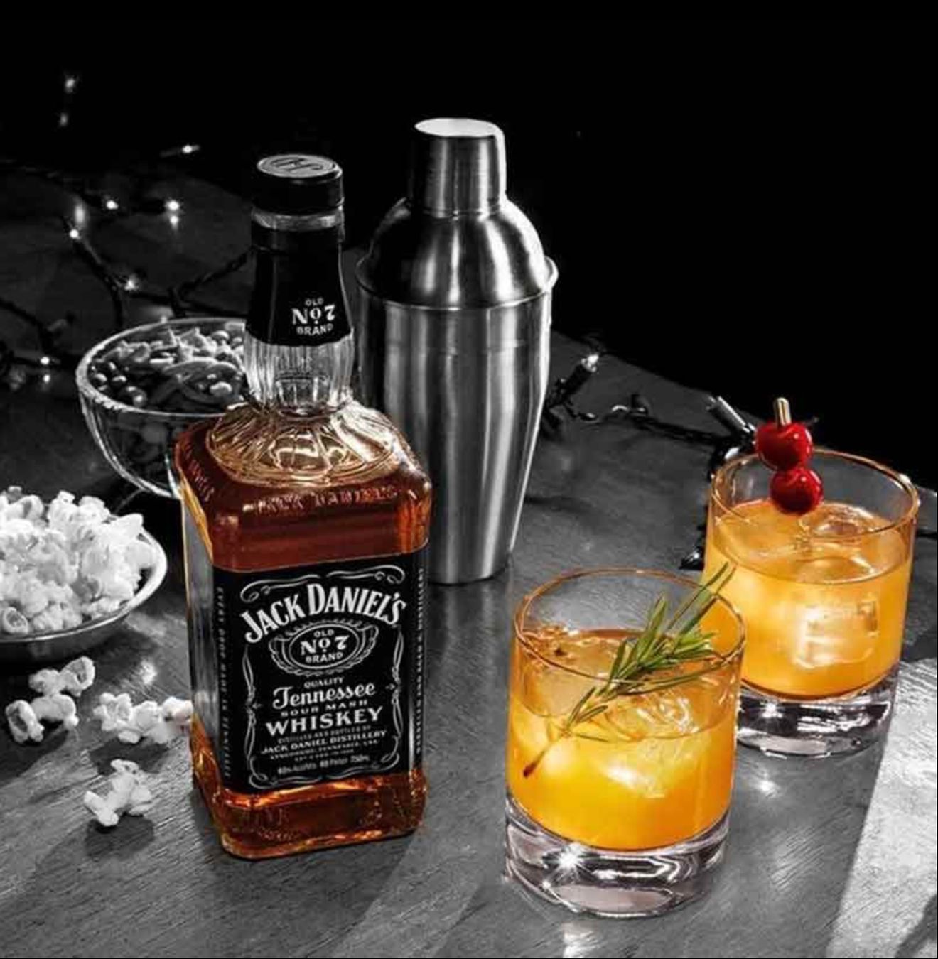 Jack Daniels Bevande alcoliche: Jack Daniel's Old No. 7 Tennessee Whiskey Geschenkbox + Glas – Nuovo e nell'imballaggio originale da Bülach venduto da StoreInShop.com 8
