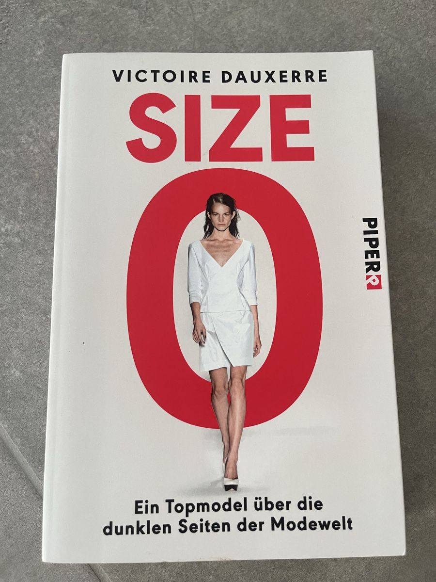 Bücher: Buch - Size Zero – Gebraucht aus Oberrohrdorf von S.Marisa
