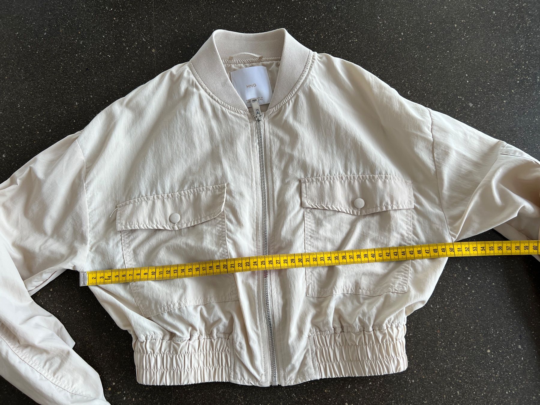 Giacche: Mango Bomberjacke Ecru Gr. S – kurze Übergangsjacke – Usato da Büetigen venduto da Jabo 2