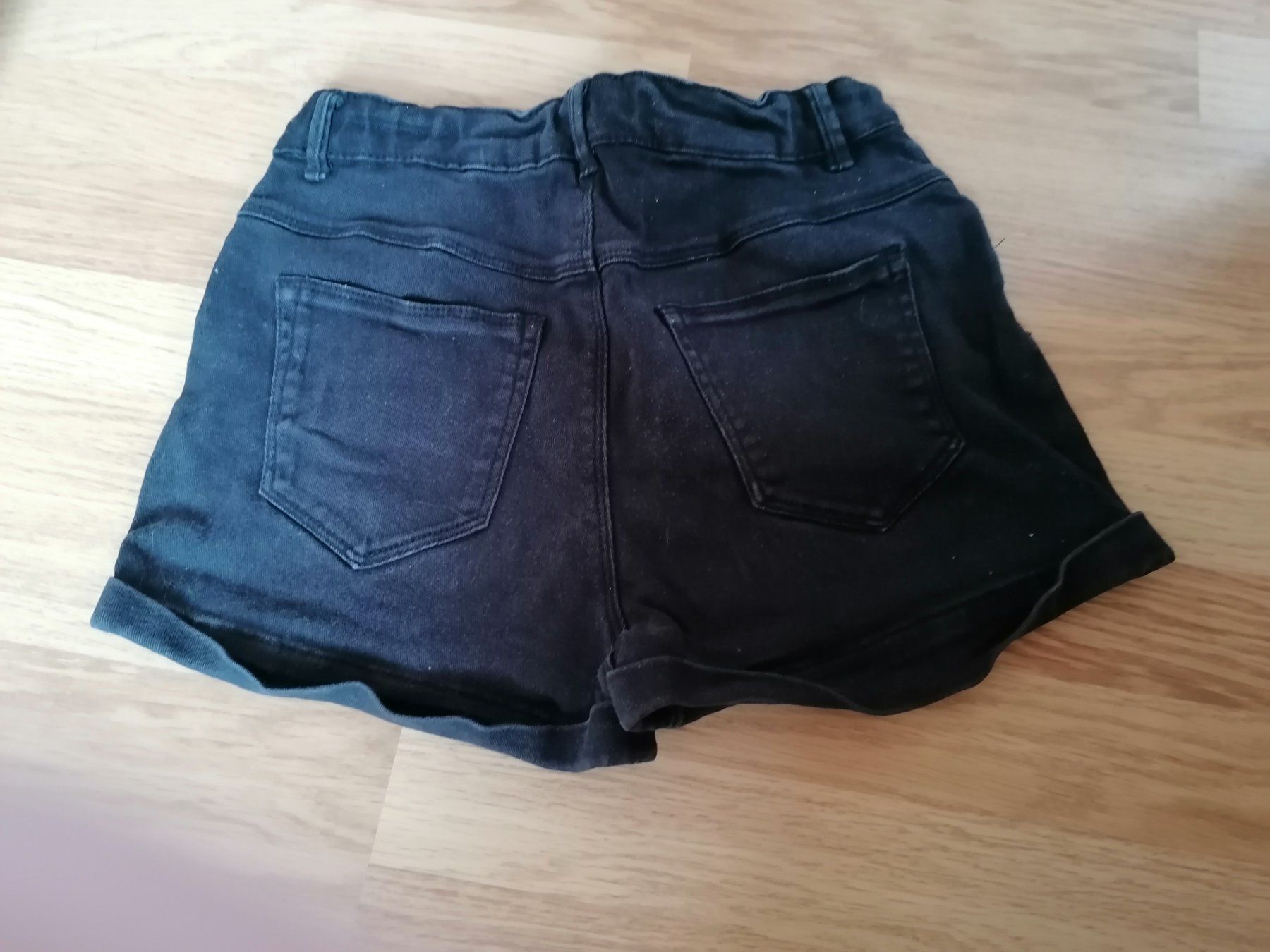 Pantaloni: Short, pantalons, bas, pantalon short – Usato da Montcherand venduto da petiteoune75 1