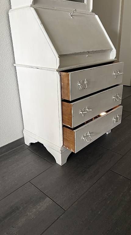 Vitrinen: Grosser Vitrinenschrank im Shabby chic Stil – Gebraucht aus Frick von TheBurningHeart 5