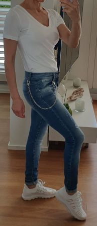 Jeanshose Gr. 32/34 blau mit Kette
