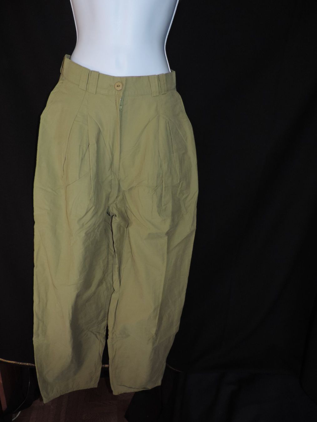 Hosen: pantalon vert kaki – Gebraucht aus Genève von Axelle333 3