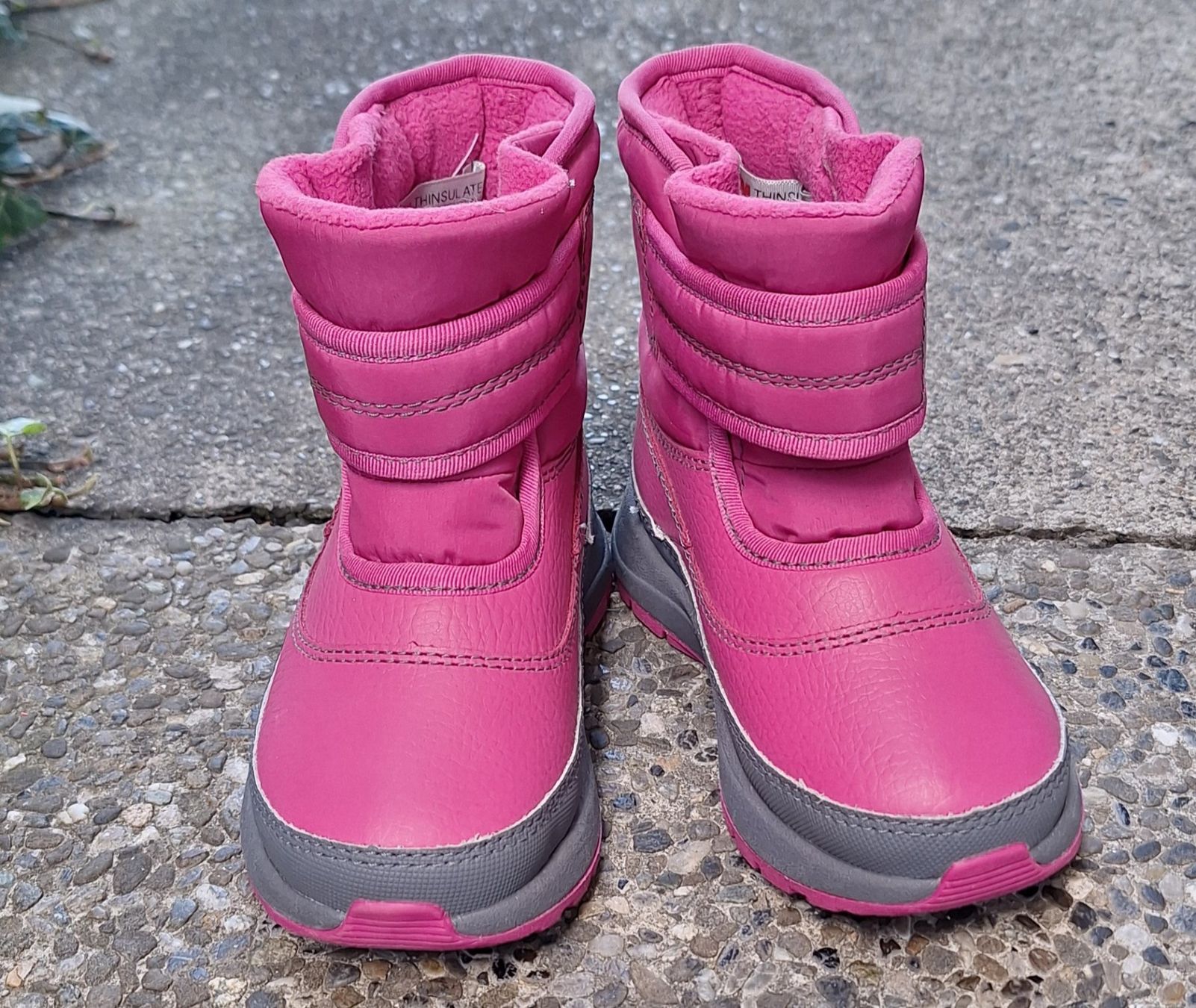 Ugg Schuhe für Mädchen: Neue UGG Winterstiefel Gr. 22 – Neu und originalverpackt aus Bern von Hope10