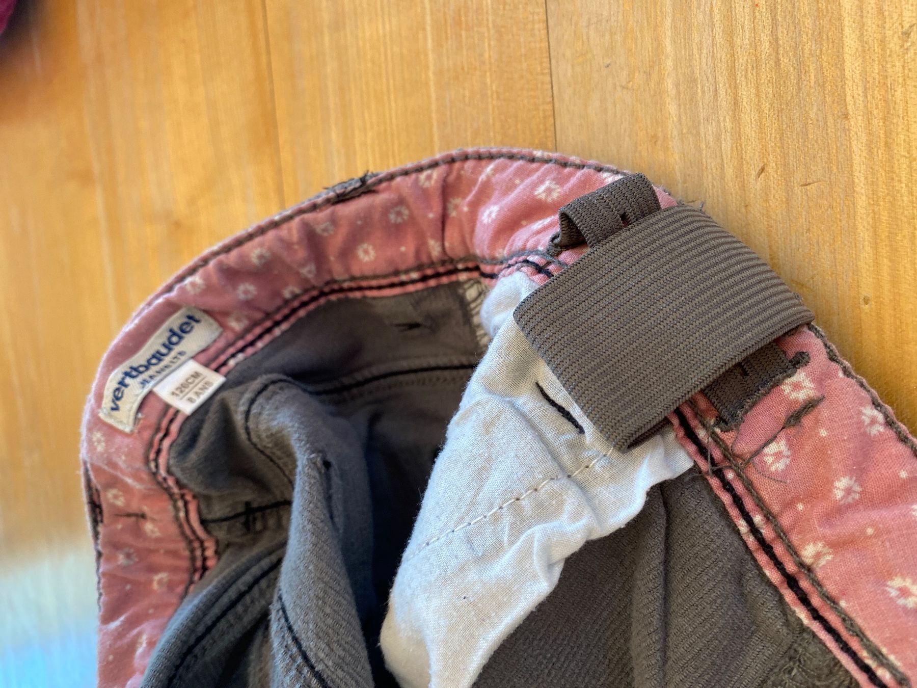 Vertbaudet Pantaloni: Schöne Hose, Manchester Stoff – Usato da Deitingen venduto da lea_yn57 2
