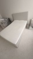 Bett mit Lattenrost und Matratze, sehr guter Zustand