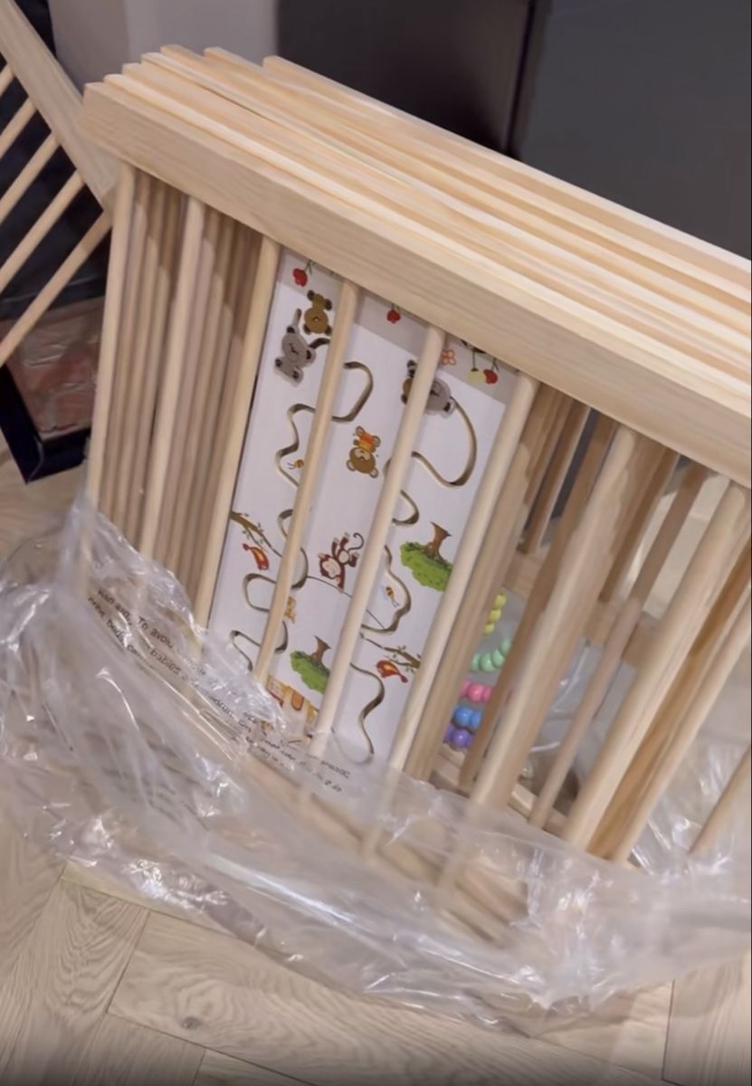 Lauf- & Sicherungsgitter: Laufstall Holz mit Spielzeug – Neu (gemäss Beschreibung) aus Bürglen TG von muh_r2dc