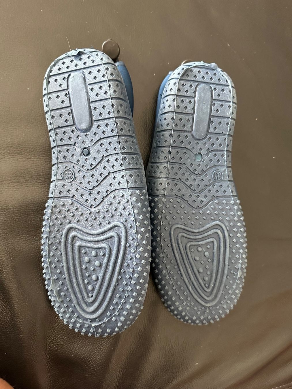 Scarpe da uomo: Badeschuhe Grösse 35 – Usato da Schmerikon venduto da Seepfaerdchen 2
