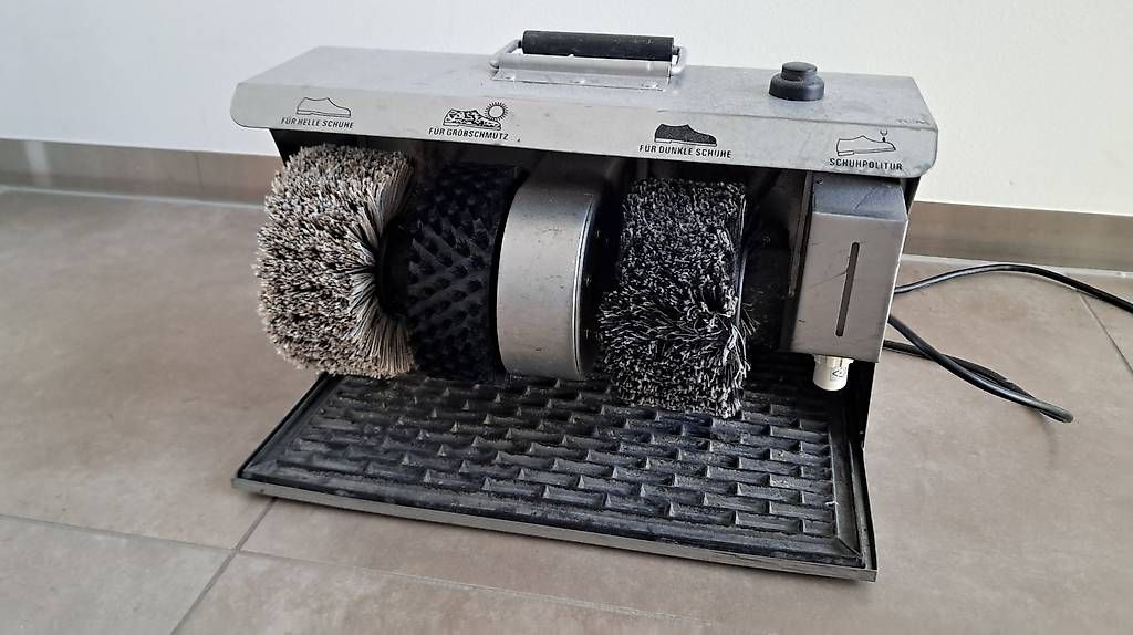 Alle Maschinen: Schuhputzmaschine – Gebraucht aus Uster von Paeti7