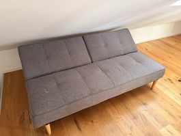 Schlafsofa grau 2-Sitzer mit Flecken, gebraucht