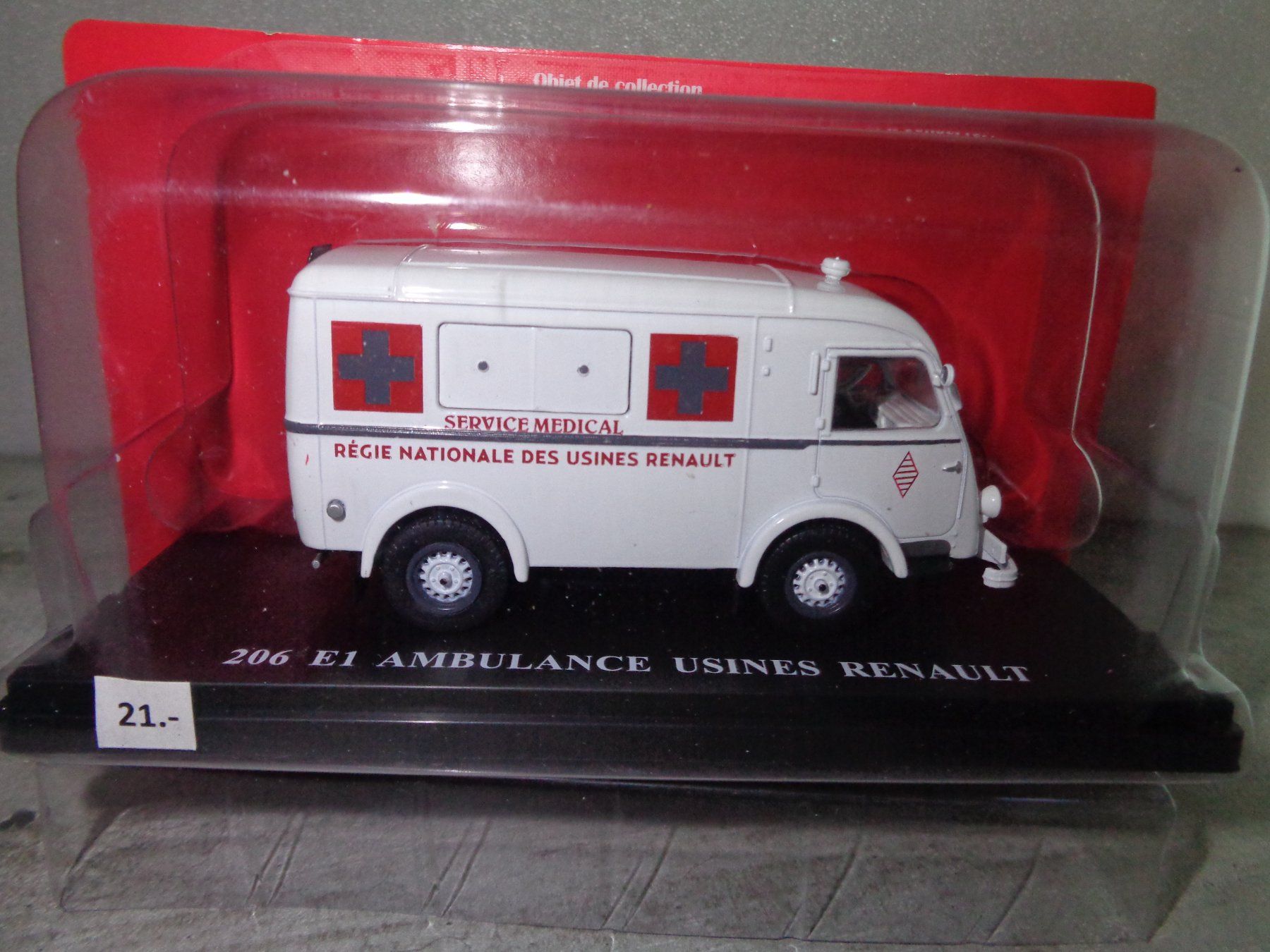 Renault Modellautos: Hachette 1:43 206 E1 Ambulance Usines Renault – Neu und originalverpackt aus Reconvilier von rallycar 3