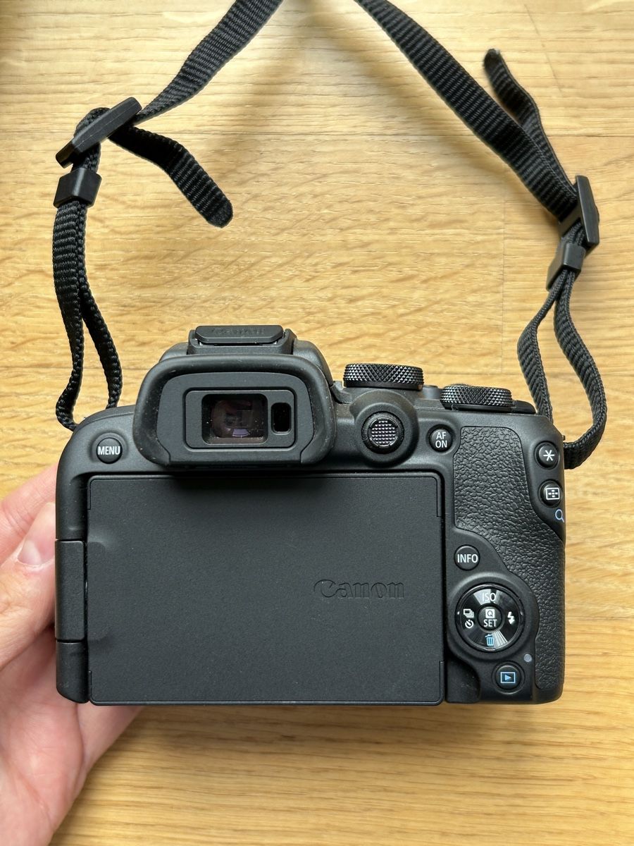 Canon Fotocamera: Canon EOS R10 spiegellose Kamera – Nuovo (secondo la descrizione) da Gossau SG venduto da sam_xyz 1