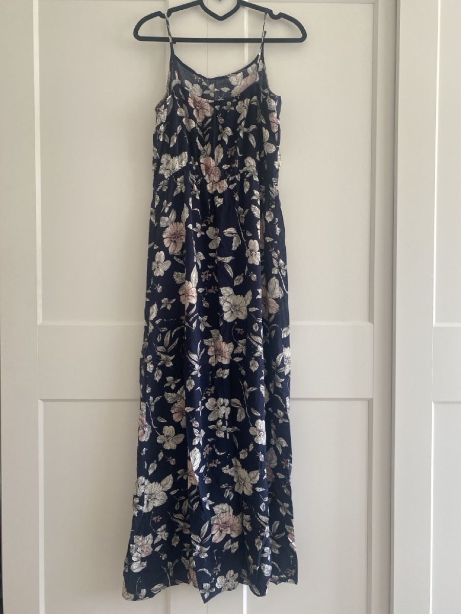 Only Vestiti: Maxikleid Blumenmuster dunkelblau  – Nuovo (secondo la descrizione) da Tuggen venduto da len_rf7r