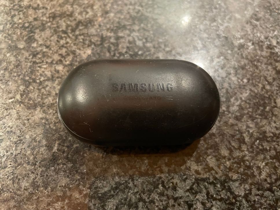 Samsung Ladegeräte: Samsung earbuds case leer – Gebraucht aus Bergdietikon von antovale