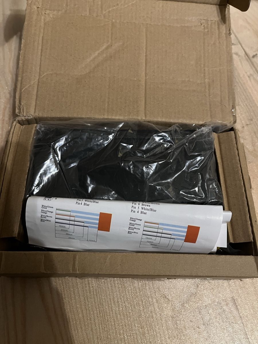 Racks & Cavalletti: Patch Panel Neuf! Panneau de Brassage Réseau RJ45 Cat.6 – Nuovo e nell'imballaggio originale da Penthalaz venduto da salvodj 2