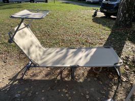 Campingliege klappbar mit Sonnendach beige guter Zustand