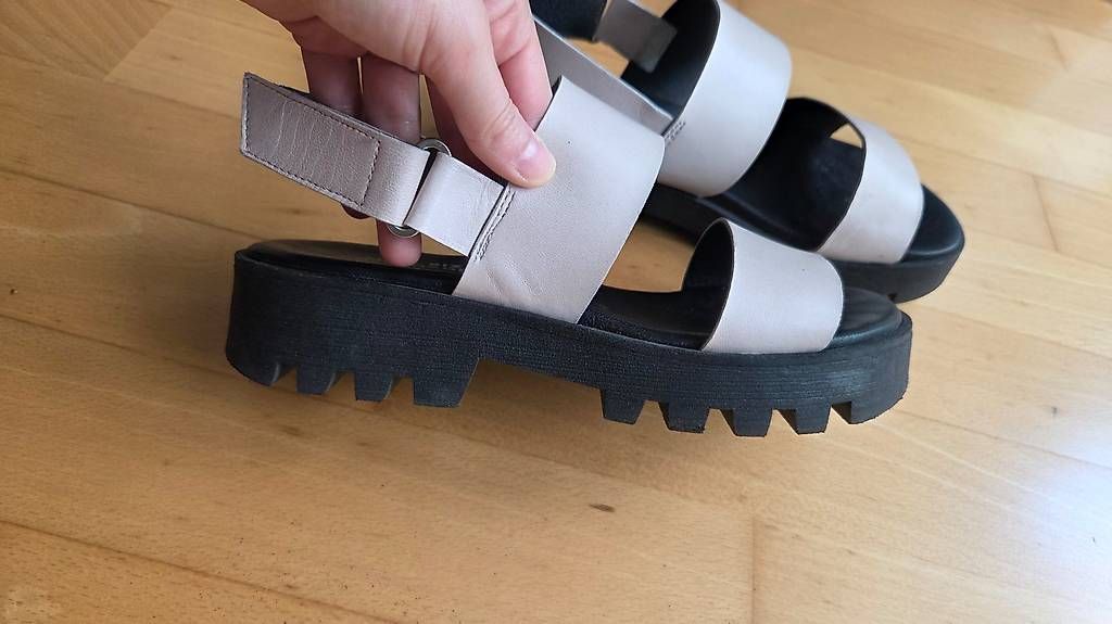 Scarpe da donna: Sandalen Damen Leder – Usato da Bern venduto da noelle21