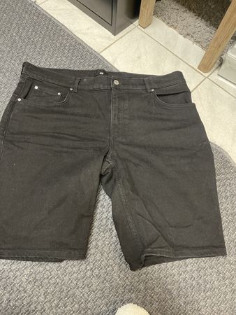 H&M Schwarze strechshorts gr 38