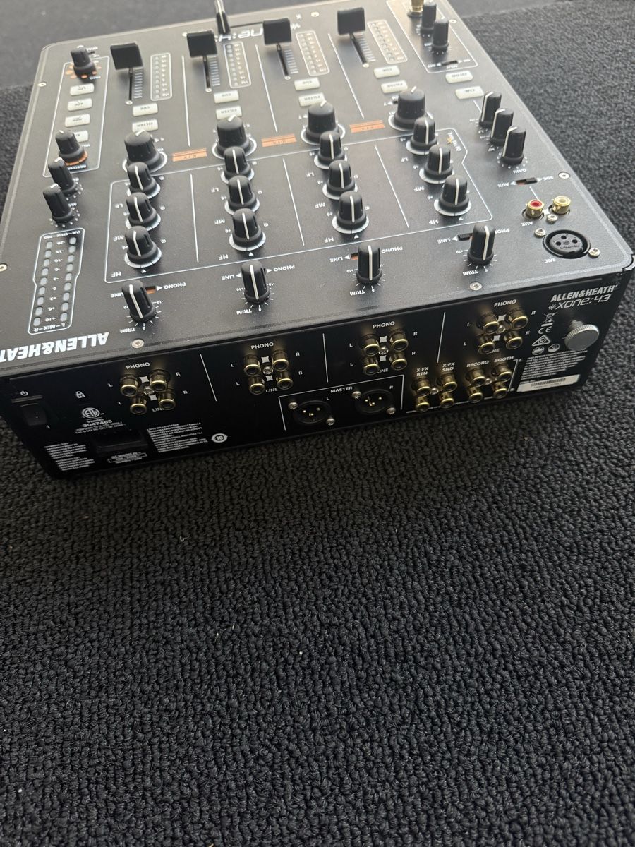 Allen & Heath Console di mixaggio: Xone 43 – Usato da Zürich venduto da lorac.semog 3