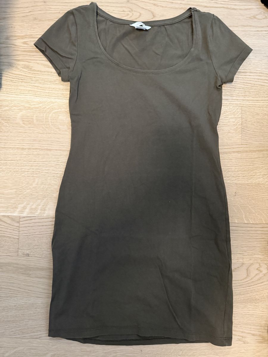 H&M Vestiti: Olive Kleid von H&M Basic, Grösse S – Usato da Schaan venduto da bar_pp72