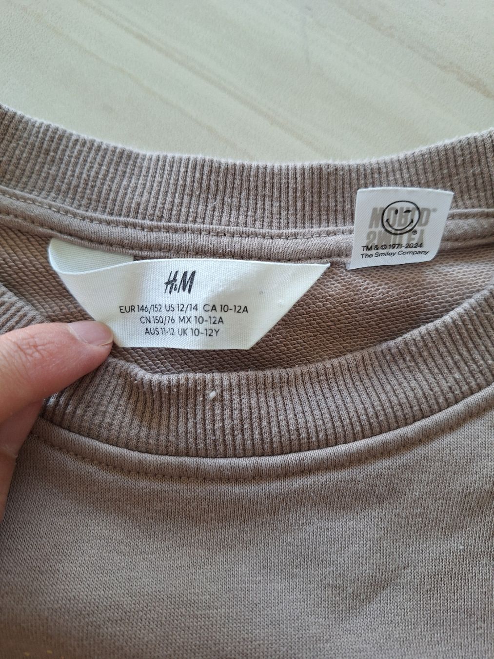 H&M Pulls et sweat-shirts: Sweatshirt/ Pulli Smiley 146/152 – D'occasion à Bad Zurzach par han_5znm 1