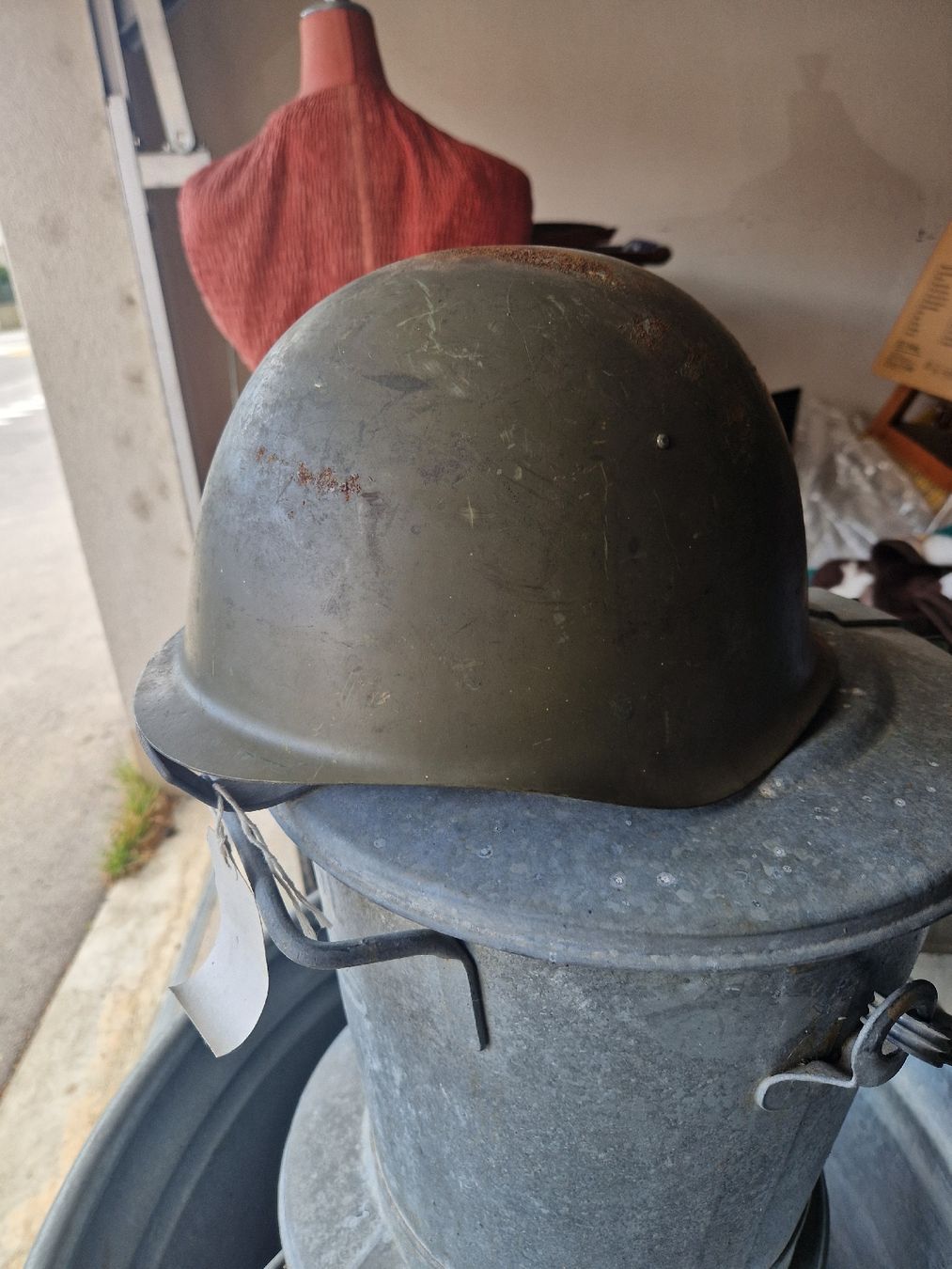 Armée suisse Uniformes & Effets: Arme Helm neuwertiges Leder – D'occasion à Mörigen par Clio111 2