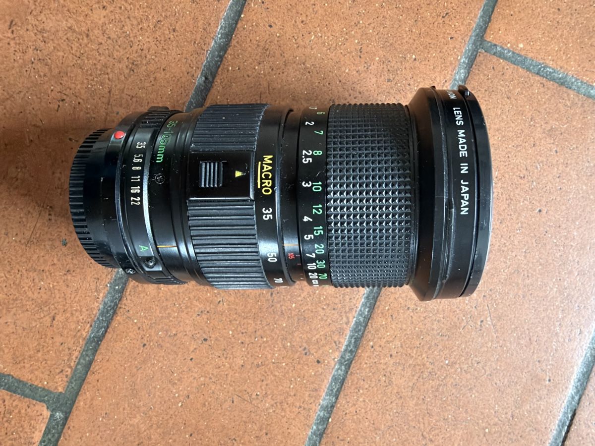Canon Appareil photo: Canon T70 analog + 4 FD-Objektive, Blitz, Tasche – D'occasion à Zürich par Philsigi 4