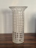 Bildschöne Glasvase mit Streifen Karo weiss 23 cm