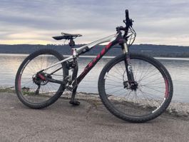 Mountain bike Scott Spark full suspension black red white