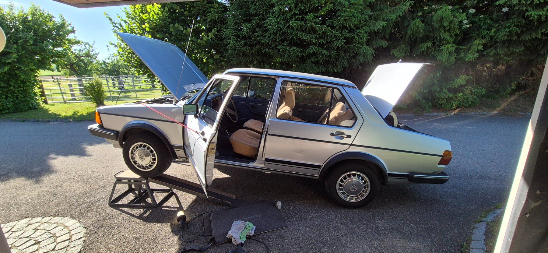 Volkswagen Tutti pezzi di ricambio auto: Golf 1 Automatikgetriebe – Usato da Riggisberg venduto da Mahali04