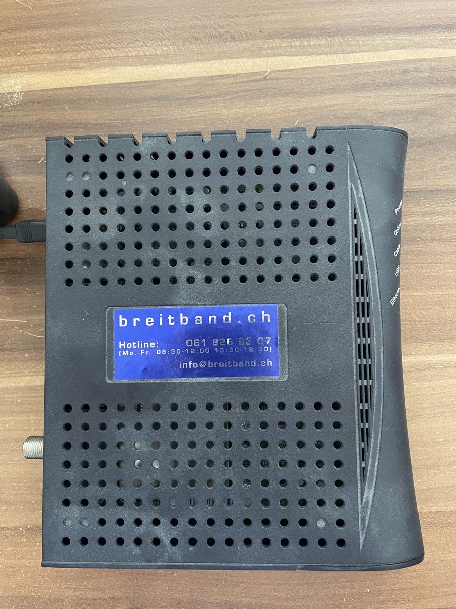 Arris Modem & Router: Kabelmodem Arris CM450A/CE mit Netzteil gebraucht – Usato da Reinach BL venduto da E60M5 2