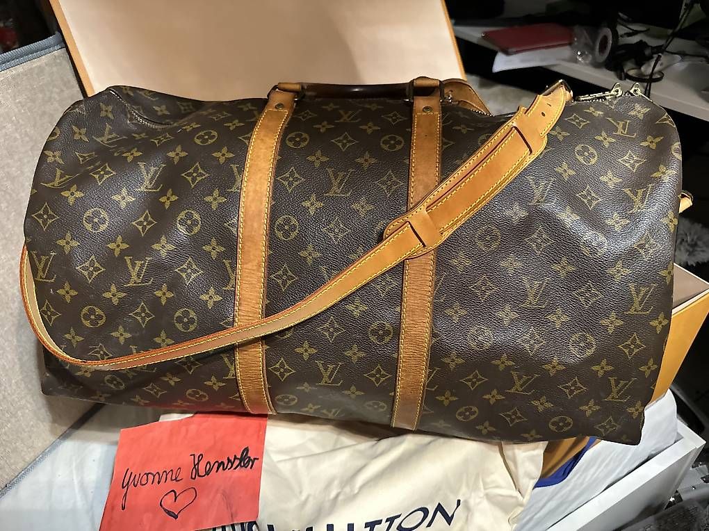 Louis Vuitton Borse: Louis Vuitton Keepall 55 Bandoulière Monogram Canvas – Usato da Winterthur venduto da MacMacH