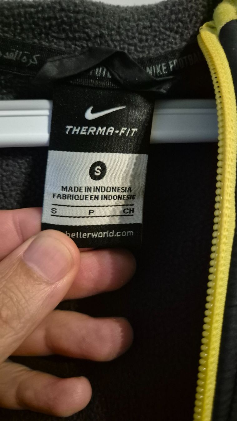 Nike Giacche: Nike Jacke mit Reissverschluss – Usato da Regensdorf venduto da fjuzl 2