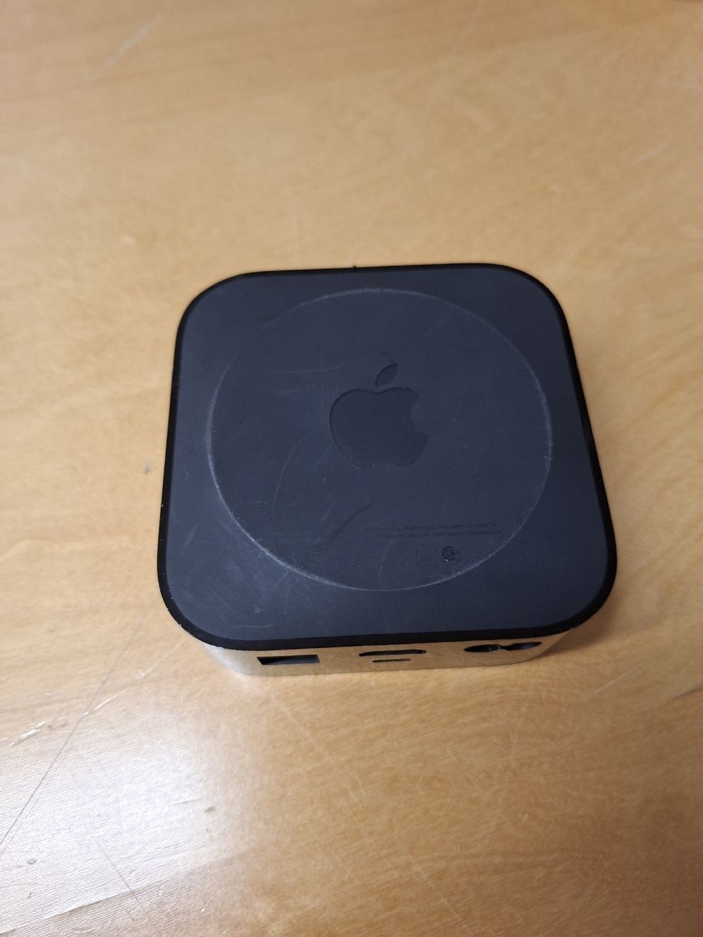 Apple Systèmes audio & multimédias: Apple TV FULLHD 4. Generation Benutzt – D'occasion à Vaduz par vestra 5
