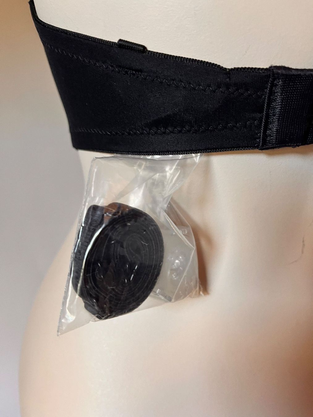 Calvin Klein Sonstige Unterwäsche: BH Push-Up, CALVIN KLEIN, Grösse 70D. Farbe Schwarz – Neu und originalverpackt aus Rudolfstetten von gst_g7xl 3