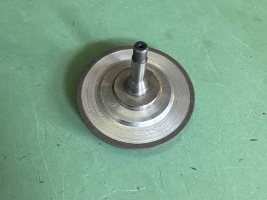 Tutti gli attrezzi: Meule à rectifier B8 - Parfait état! – Usato da Aarberg venduto da SNMachines
