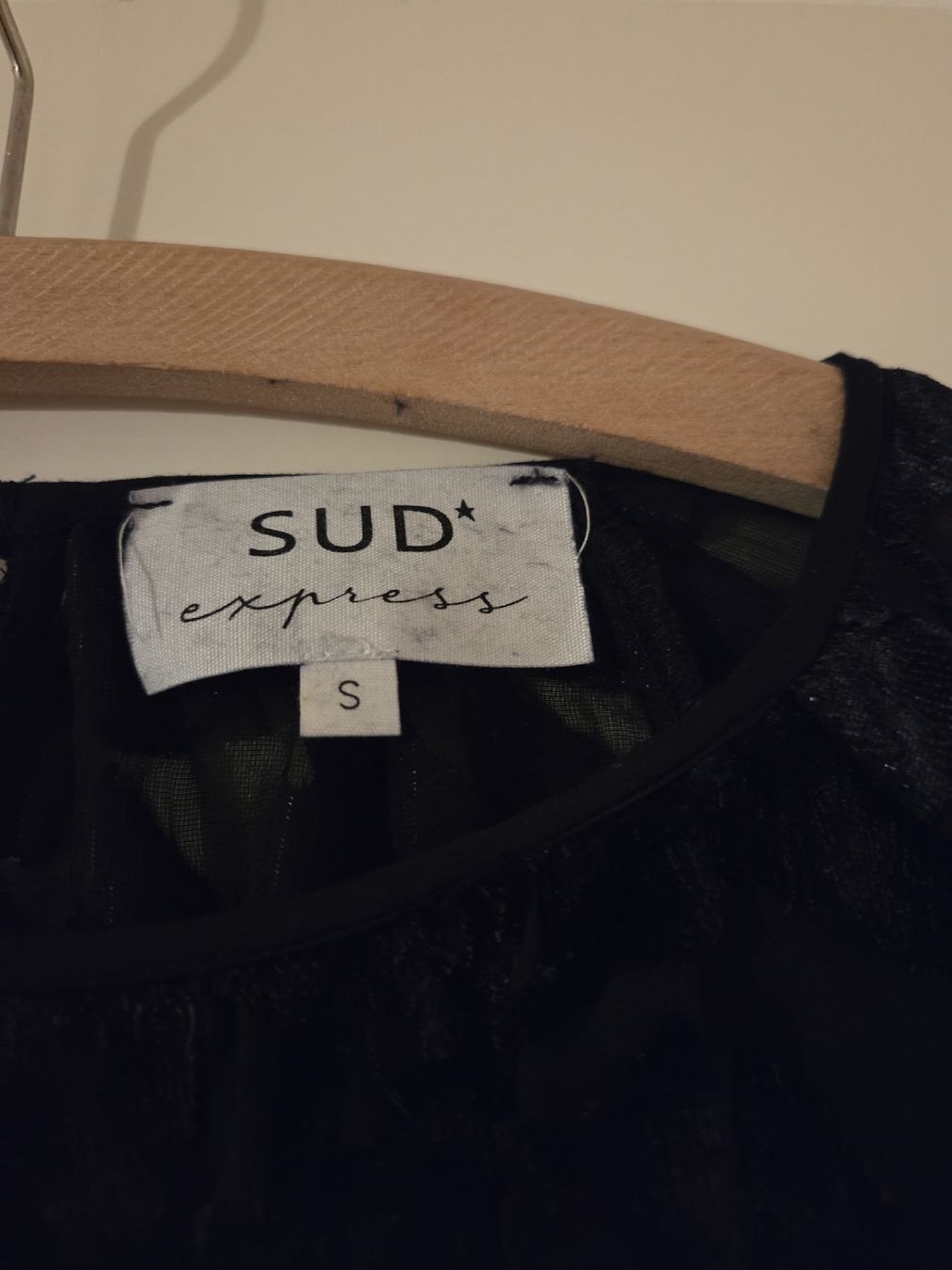 Top: Navy Blue velvet blouse – Nuovo (secondo la descrizione) da Zürich venduto da can_2jj8 2