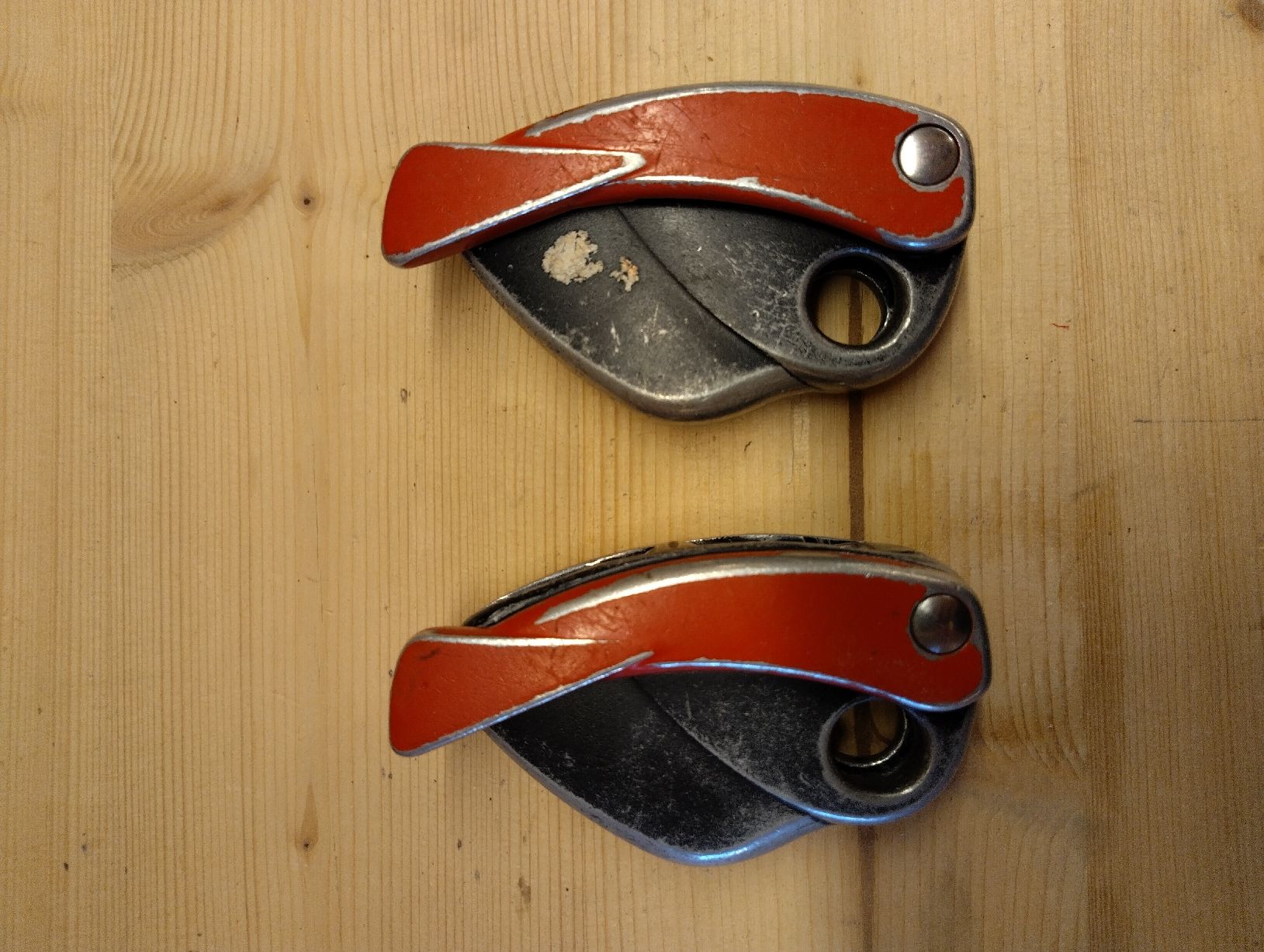 Attrezzatura da arrampicata: 2x Lory Abseil- / Sicherungsgerät – Usato da Buchackern venduto da flubua 2
