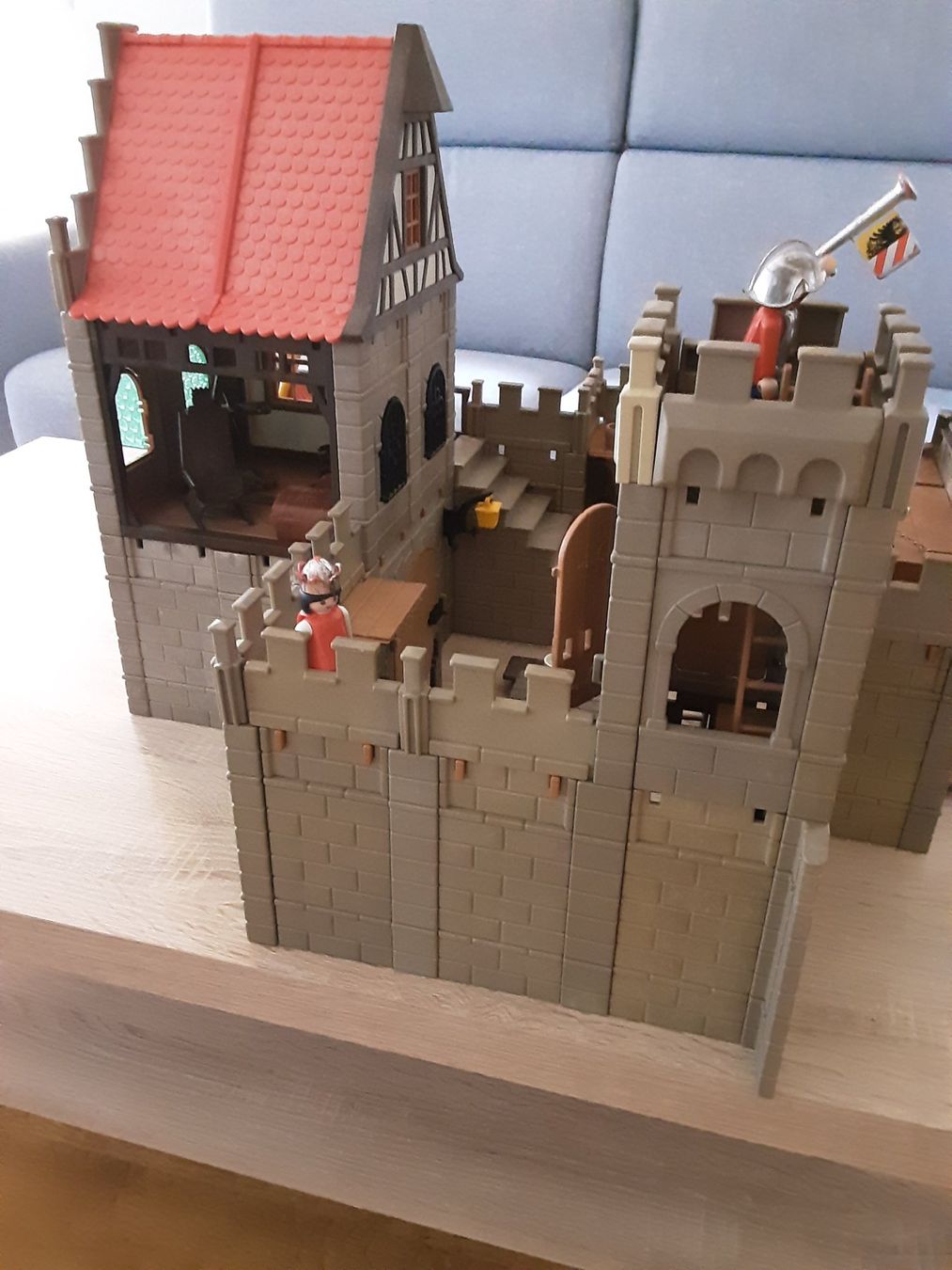 Playmobil Spielzeuge: Playmobil Burg – Gebraucht aus Unterägeri von KRD7 1