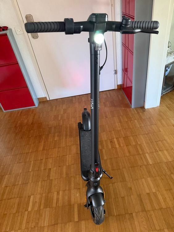 VMAX Kickboard: E-Scooter VMAX VX2, neuwertig – Usato da Schindellegi venduto da Plotti