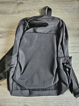 Schwarzer Mini- Rucksack, neu!