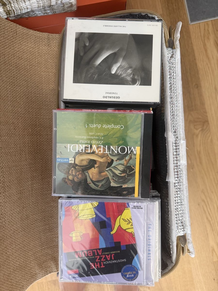 CD: Lot centaine de CD – Nuovo (secondo la descrizione) da Genève venduto da pet_sh52
