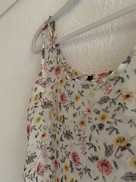 Top: Geblümtes Top (Grösse S) – Usato da Zürich venduto da nic_l9gv 1