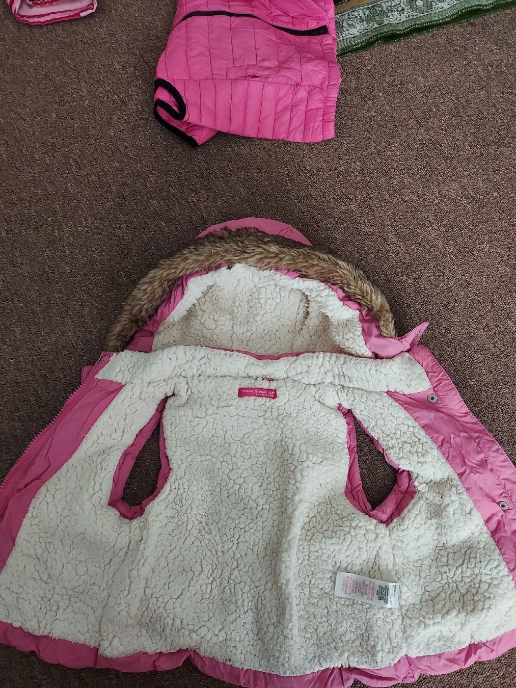 Altro abbigliamento per bambina: Gilet – Usato da Glattpark(Opfikon) venduto da Uthyla 3