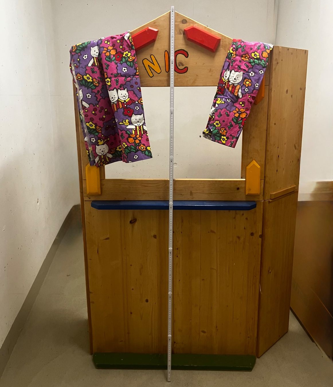 Jouets: Kasperlitheater aus Holz – D'occasion à Hohentannen par kudulibi 1