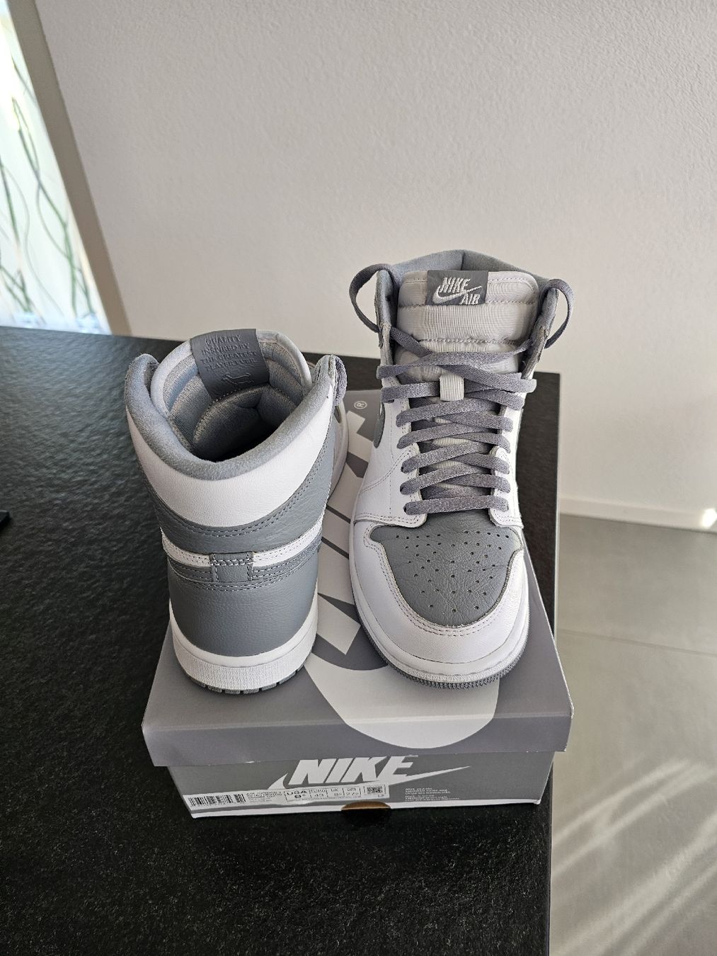 Jordan Herrenschuhe: Nike Jordan 1 Retro High OG Stealth – Gebraucht aus Assens von greg1285