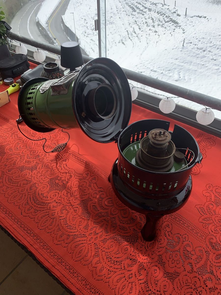 Altri mobili d'antiquariato: Petrolofen Antik von Turm – Usato da Wald ZH venduto da Coralmar 1