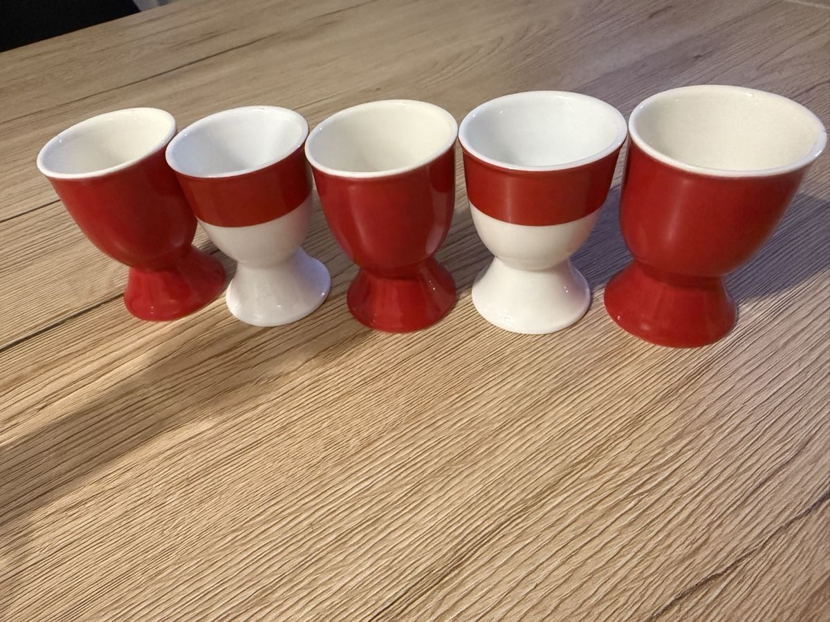 Altre Stoviglie: 5 Eierbecher rot/weiss im Vintage Stil – Usato da Wettingen venduto da Ni_la_lo